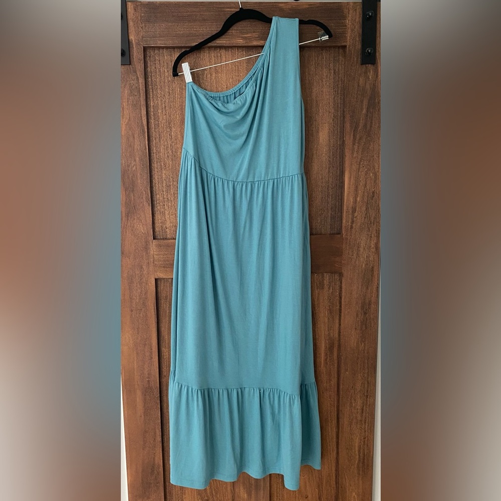 One shoulder dress